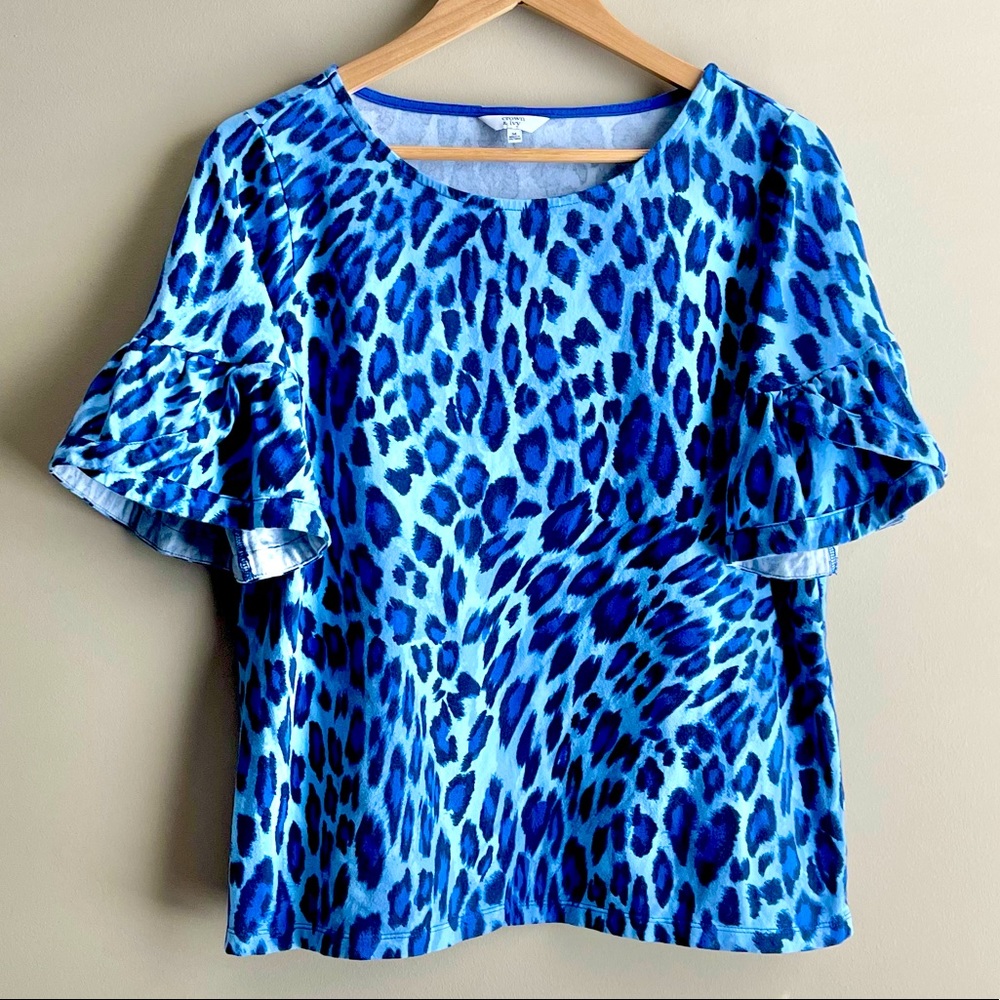 Crown & I y Blue Leopard Ruffle Sleeve Top